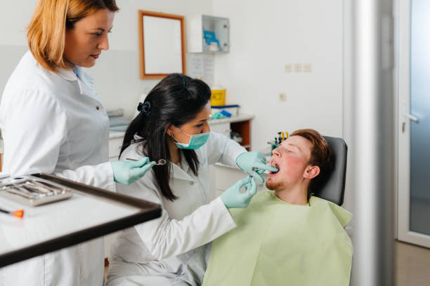 Best Urgent Tooth Repair  in Tipton, CA